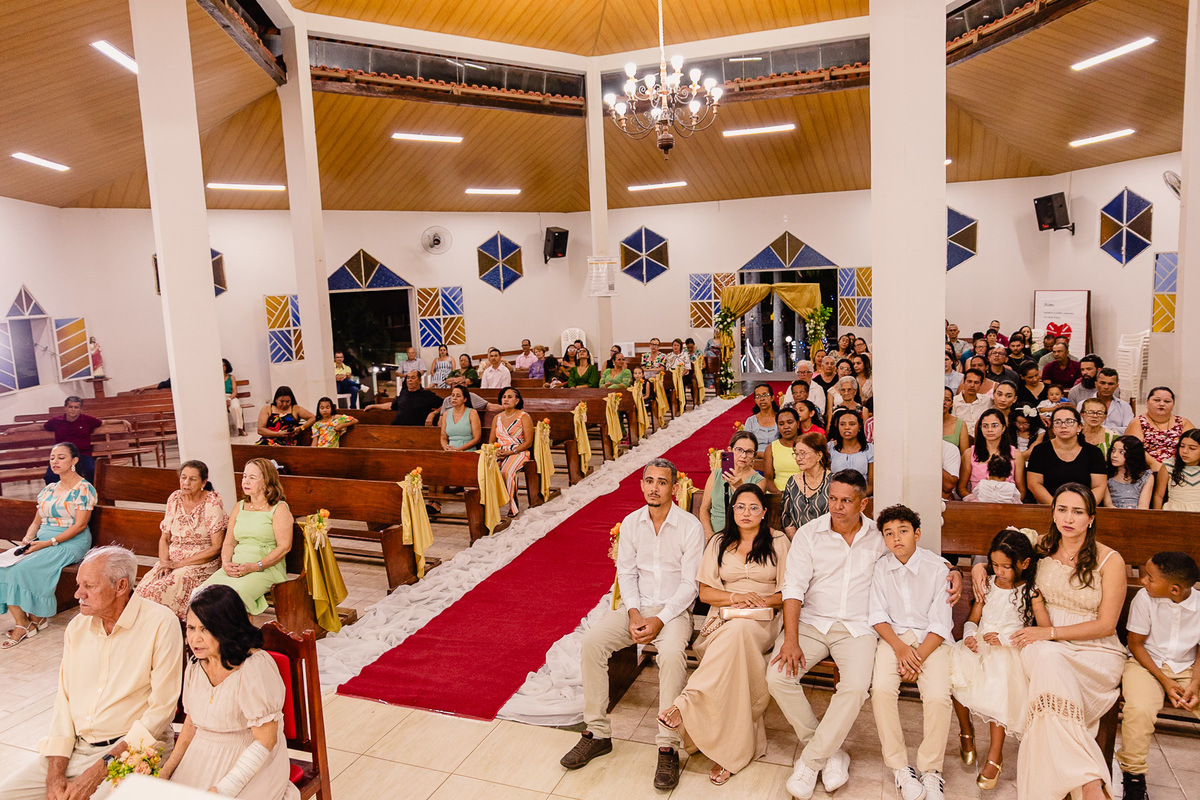 Bodas de Ouro de Nenem e Nenzinha, realizado em Jenipapo de Minas na Igreja Matriz, Fotógrafo Leandro Sales, 50 anos de cassados.
Francisco Badaró
José Gonçalves de Minas
Araçuaí
Chapada do Norte
Berilo