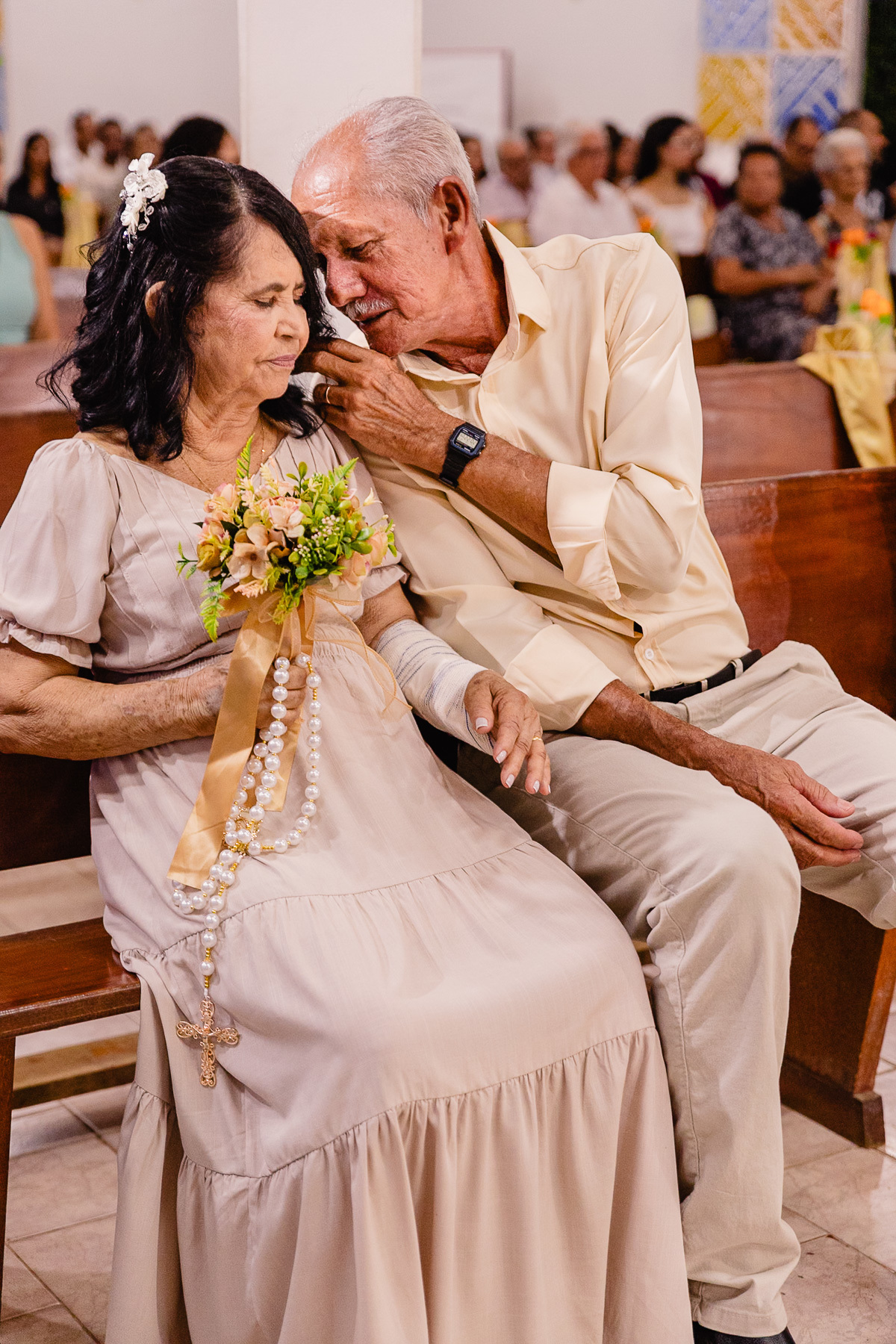 Bodas de Ouro de Nenem e Nenzinha, realizado em Jenipapo de Minas na Igreja Matriz, Fotógrafo Leandro Sales, 50 anos de cassados.
Francisco Badaró
José Gonçalves de Minas
Araçuaí
Chapada do Norte
Berilo