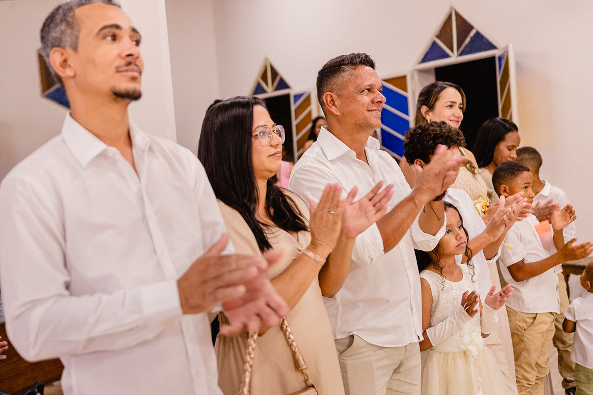 Bodas de Ouro de Nenem e Nenzinha, realizado em Jenipapo de Minas na Igreja Matriz, Fotógrafo Leandro Sales, 50 anos de cassados.
Francisco Badaró
José Gonçalves de Minas
Araçuaí
Chapada do Norte
Berilo