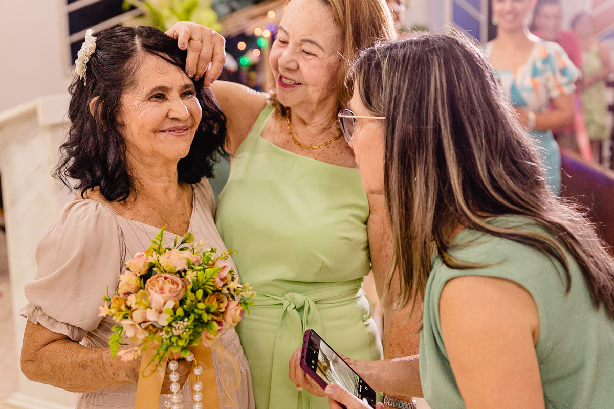 Bodas de Ouro de Nenem e Nenzinha, realizado em Jenipapo de Minas na Igreja Matriz, Fotógrafo Leandro Sales, 50 anos de cassados.
Francisco Badaró
José Gonçalves de Minas
Araçuaí
Chapada do Norte
Berilo