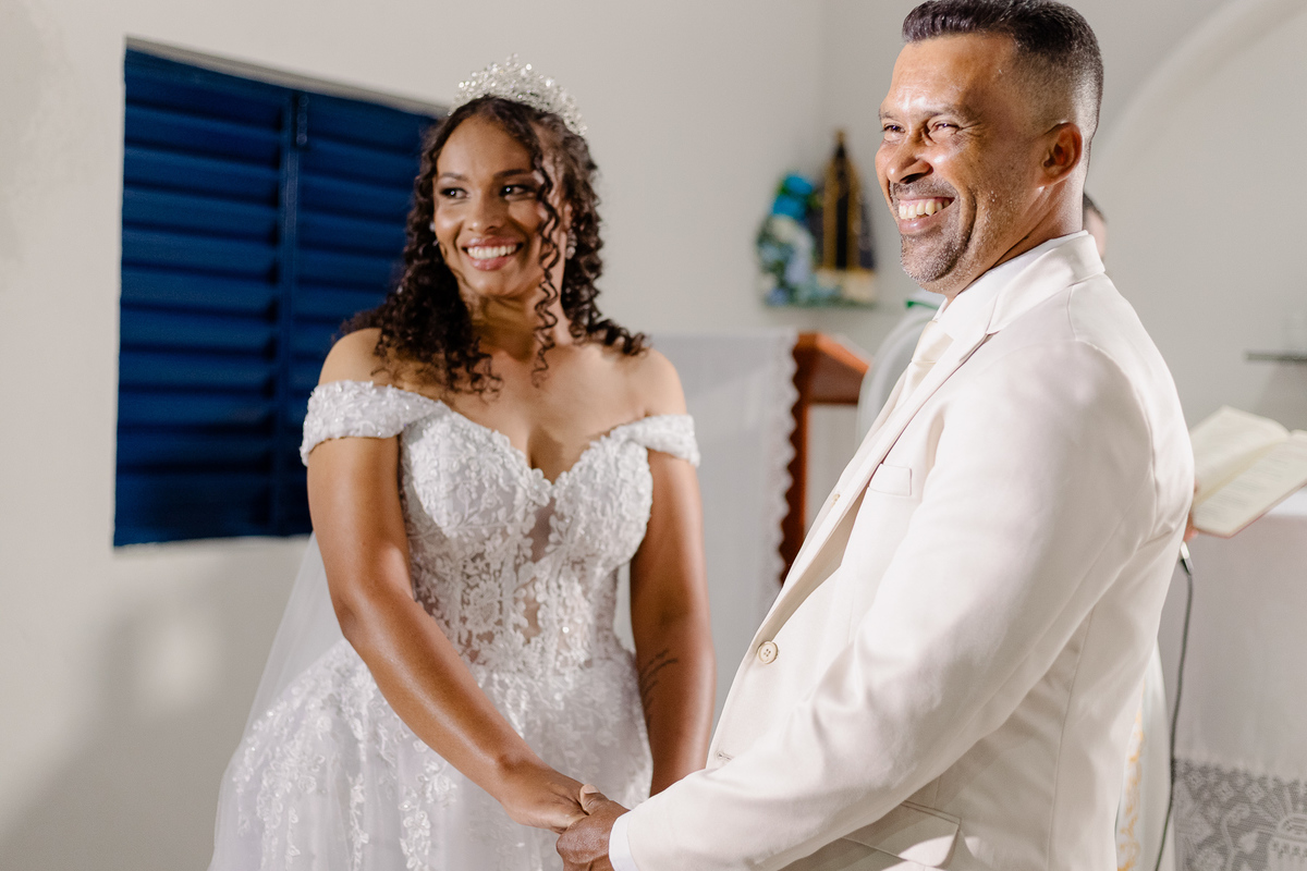 Casamento do Nilson e Daiana na comunidade de Morrinhos em Berilo MG, Fotografo Leandro Sales, Cerimonia de casamento.
Lelivéldia, Alto bravo, José Gonçalves de Minas, Jenipapo de Minas, Francisco Badaró, Chapada do Norte.