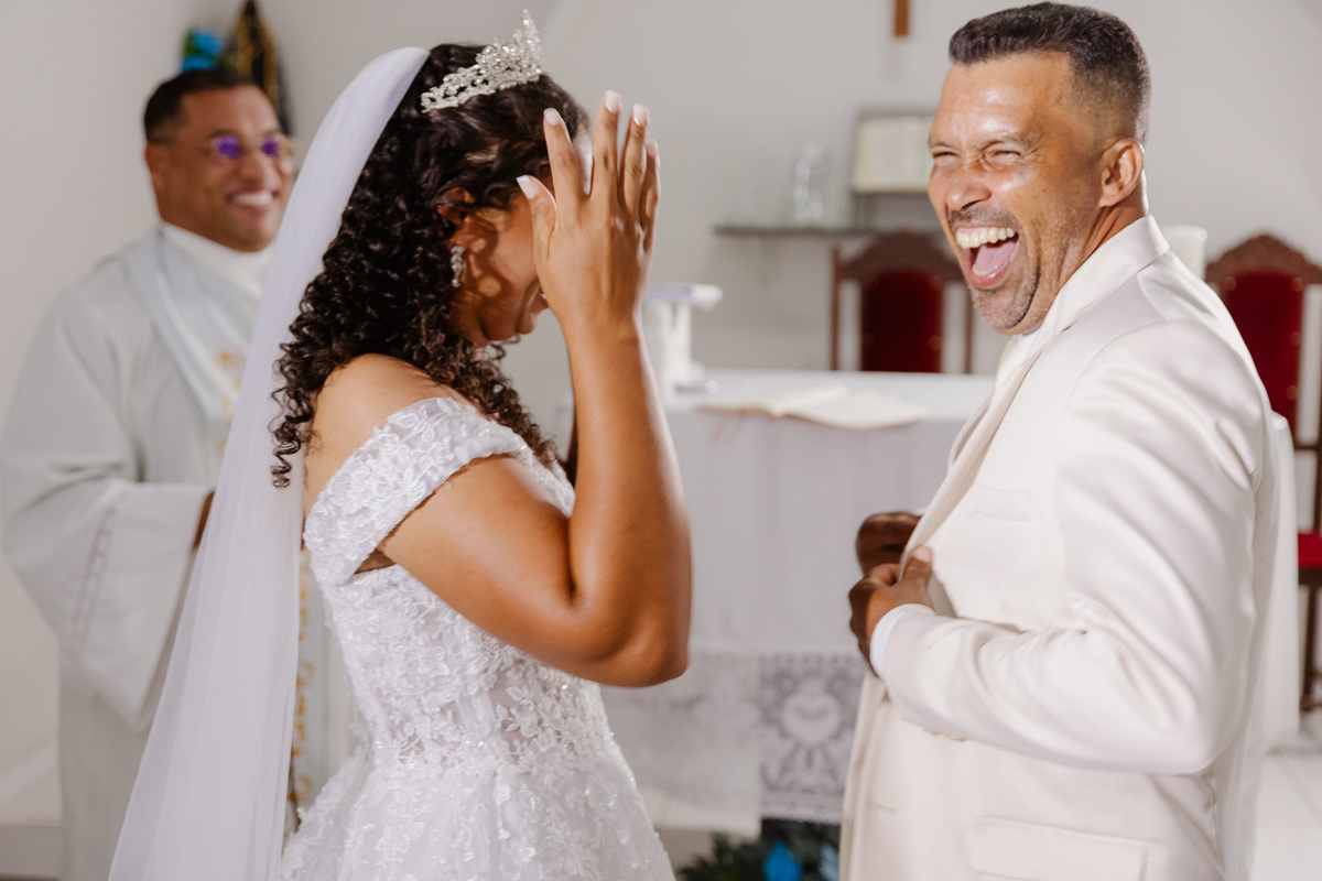 Casamento do Nilson e Daiana na comunidade de Morrinhos em Berilo MG, Fotografo Leandro Sales, Cerimonia de casamento.
Lelivéldia, Alto bravo, José Gonçalves de Minas, Jenipapo de Minas, Francisco Badaró, Chapada do Norte.