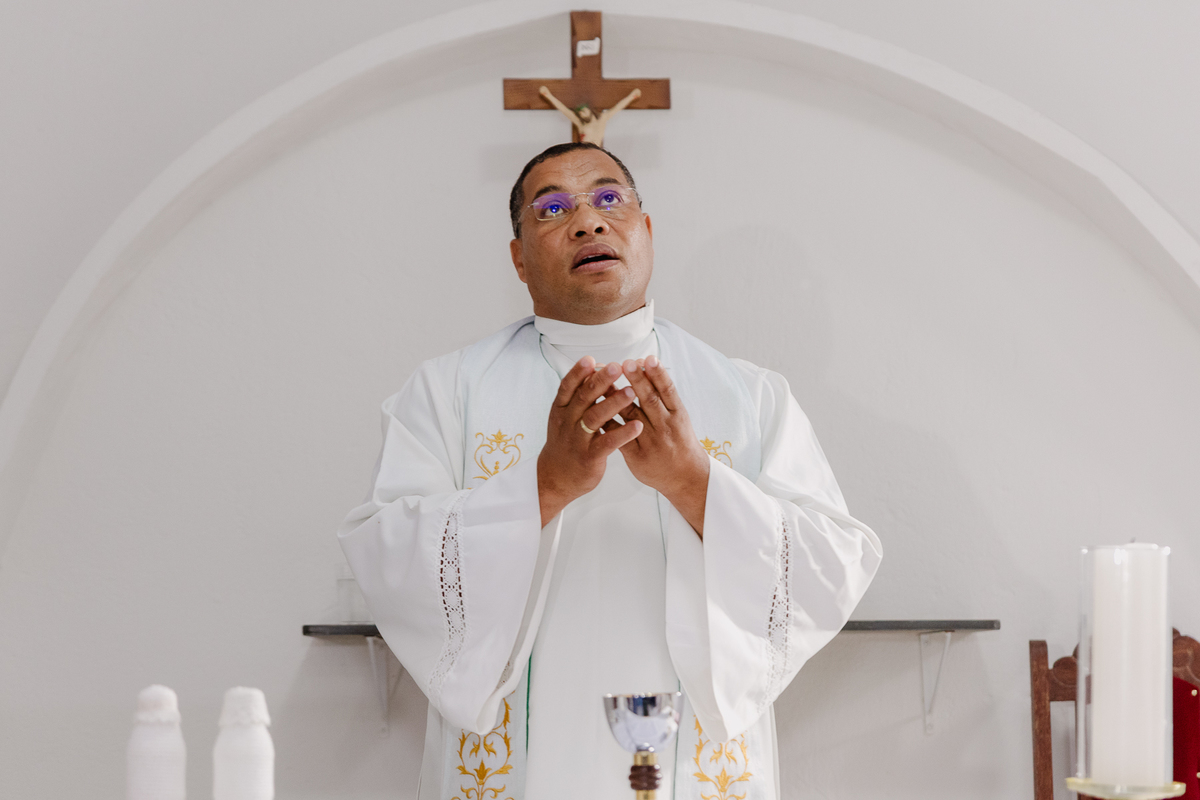 Casamento do Nilson e Daiana na comunidade de Morrinhos em Berilo MG, Fotografo Leandro Sales, Cerimonia de casamento.
Lelivéldia, Alto bravo, José Gonçalves de Minas, Jenipapo de Minas, Francisco Badaró, Chapada do Norte.