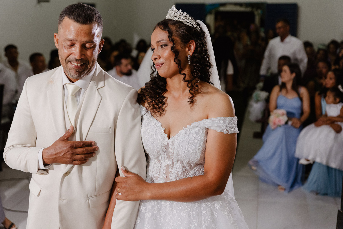 Casamento do Nilson e Daiana na comunidade de Morrinhos em Berilo MG, Fotografo Leandro Sales, Cerimonia de casamento.
Lelivéldia, Alto bravo, José Gonçalves de Minas, Jenipapo de Minas, Francisco Badaró, Chapada do Norte.