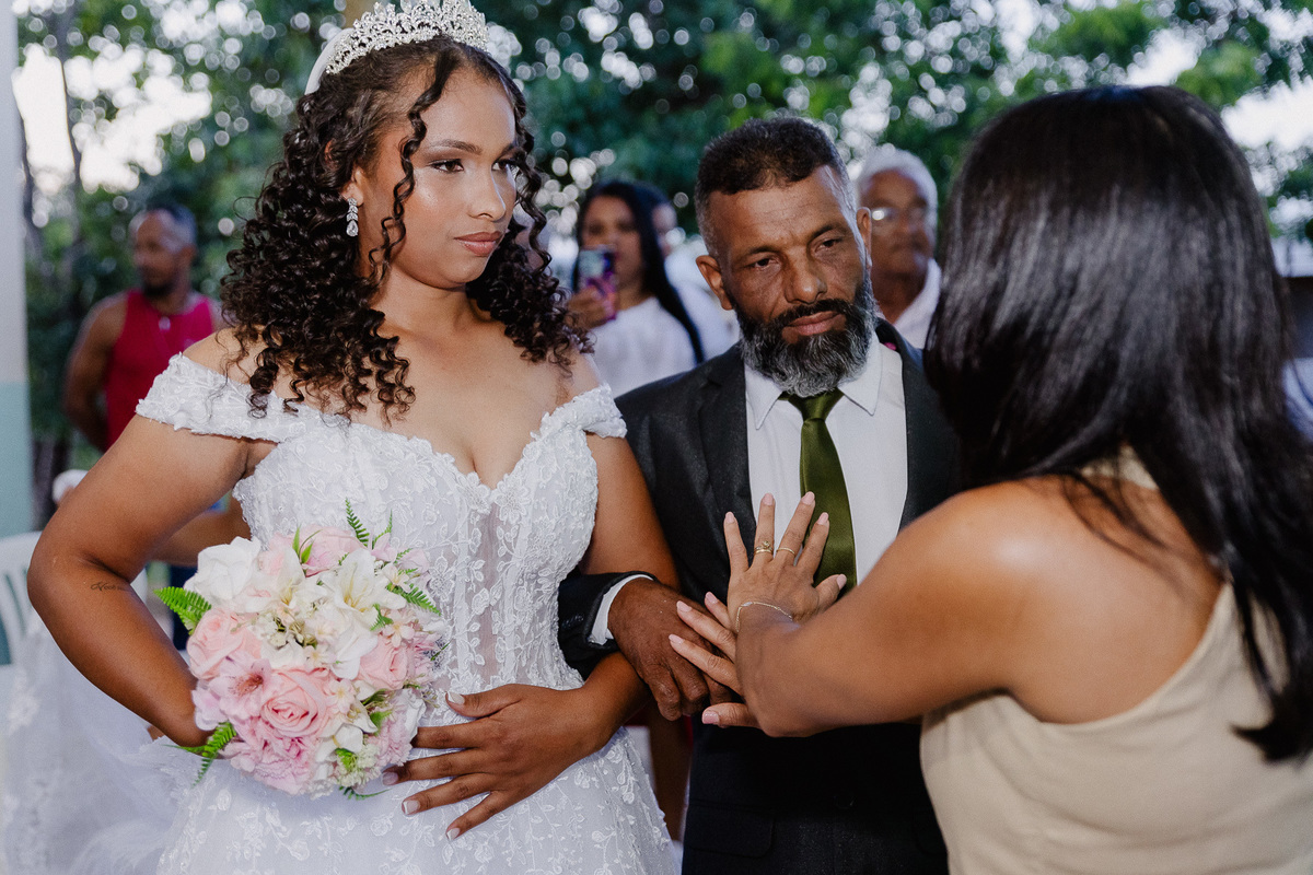 Casamento do Nilson e Daiana na comunidade de Morrinhos em Berilo MG, Fotografo Leandro Sales, Cerimonia de casamento.
Lelivéldia, Alto bravo, José Gonçalves de Minas, Jenipapo de Minas, Francisco Badaró, Chapada do Norte.