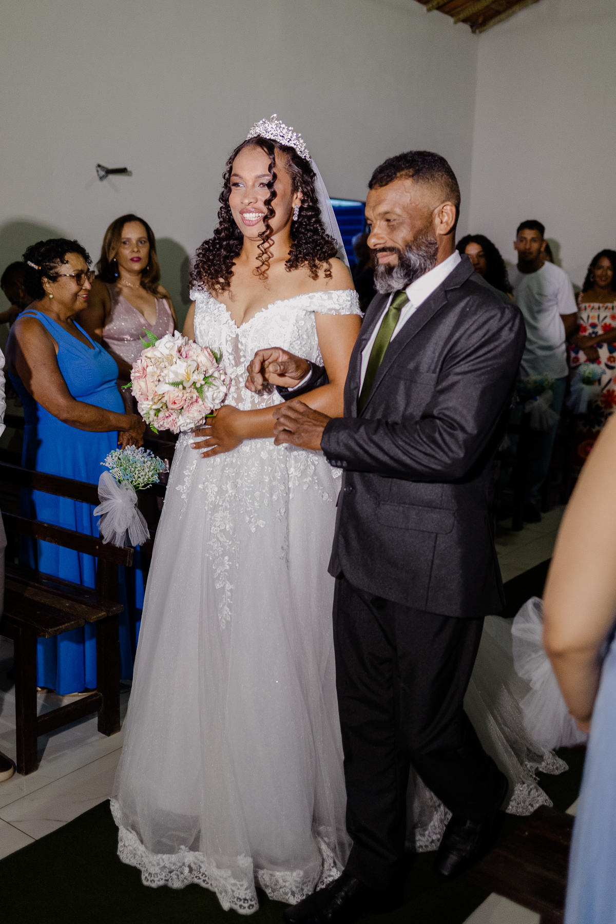 Casamento do Nilson e Daiana na comunidade de Morrinhos em Berilo MG, Fotografo Leandro Sales, Cerimonia de casamento.
Lelivéldia, Alto bravo, José Gonçalves de Minas, Jenipapo de Minas, Francisco Badaró, Chapada do Norte.