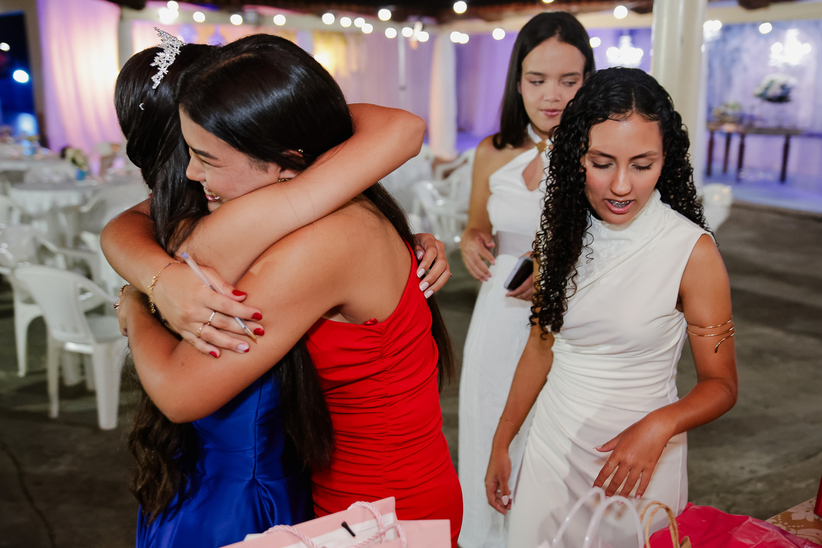 Festa de debutante da Ana Beatriz na cidade de Francisco Badaró, fotógrafo Leandro Sales, na Sede do Esplanada com Dj François.
Berilo
Chapada do Norte
Jenipapo de MInas
José Gonçalves de Minas
Araçuaí
