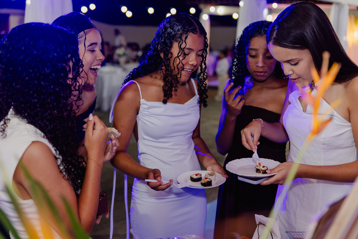 Festa de debutante da Ana Beatriz na cidade de Francisco Badaró, fotógrafo Leandro Sales, na Sede do Esplanada com Dj François.
Berilo
Chapada do Norte
Jenipapo de MInas
José Gonçalves de Minas
Araçuaí