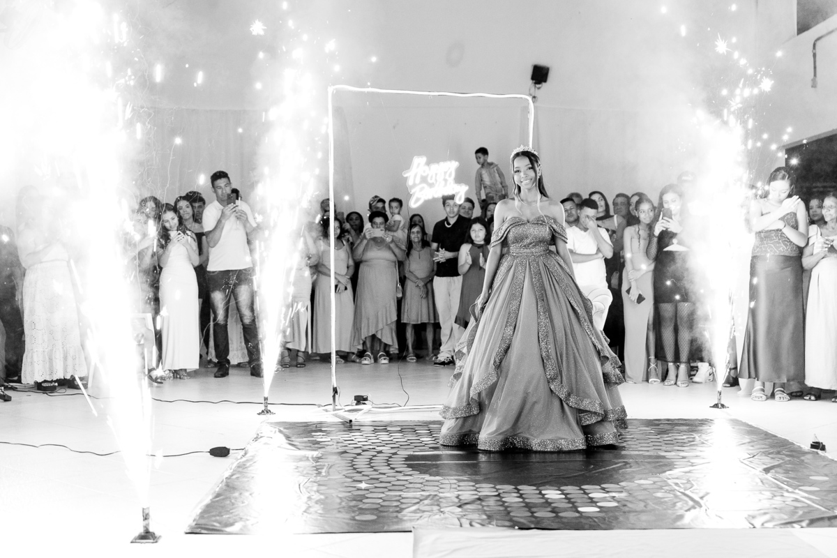 Festa de debutante da Ana Beatriz na cidade de Francisco Badaró, fotógrafo Leandro Sales, na Sede do Esplanada com Dj François.
Berilo
Chapada do Norte
Jenipapo de MInas
José Gonçalves de Minas
Araçuaí