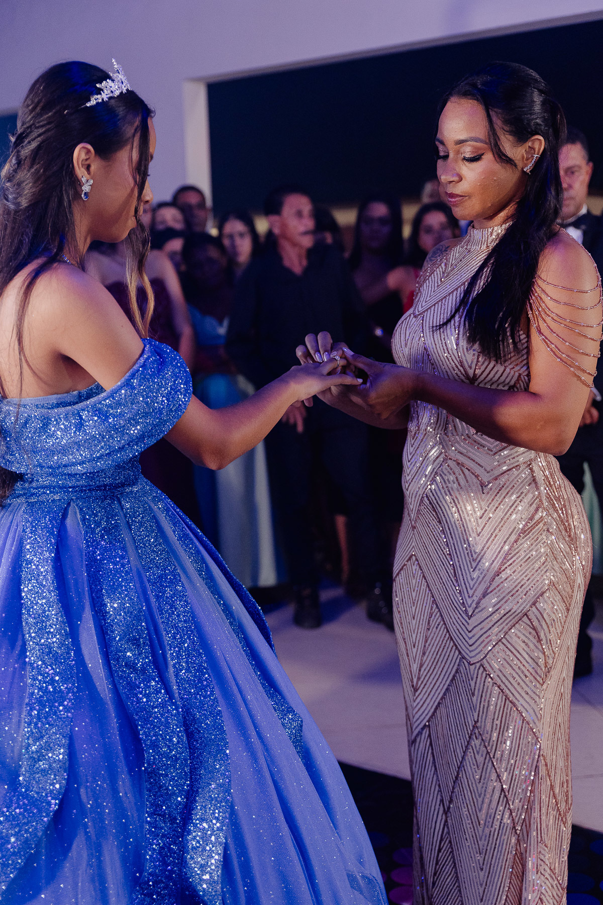 Festa de debutante da Ana Beatriz na cidade de Francisco Badaró, fotógrafo Leandro Sales, na Sede do Esplanada com Dj François.
Berilo
Chapada do Norte
Jenipapo de MInas
José Gonçalves de Minas
Araçuaí