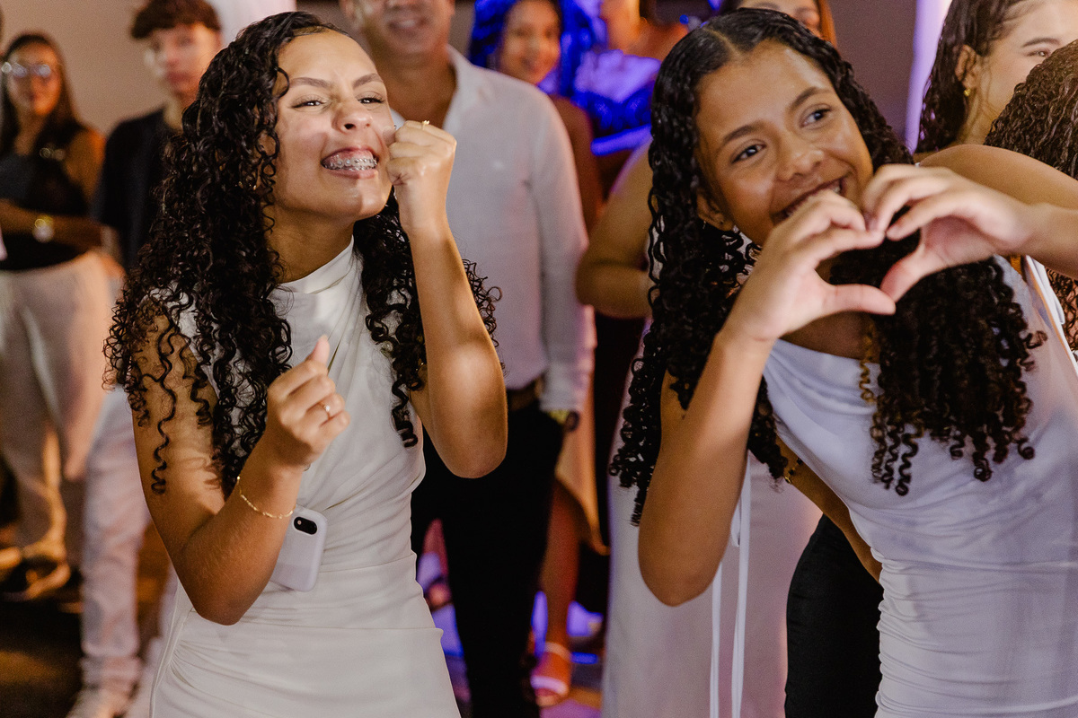 Festa de debutante da Ana Beatriz na cidade de Francisco Badaró, fotógrafo Leandro Sales, na Sede do Esplanada com Dj François.
Berilo
Chapada do Norte
Jenipapo de MInas
José Gonçalves de Minas
Araçuaí