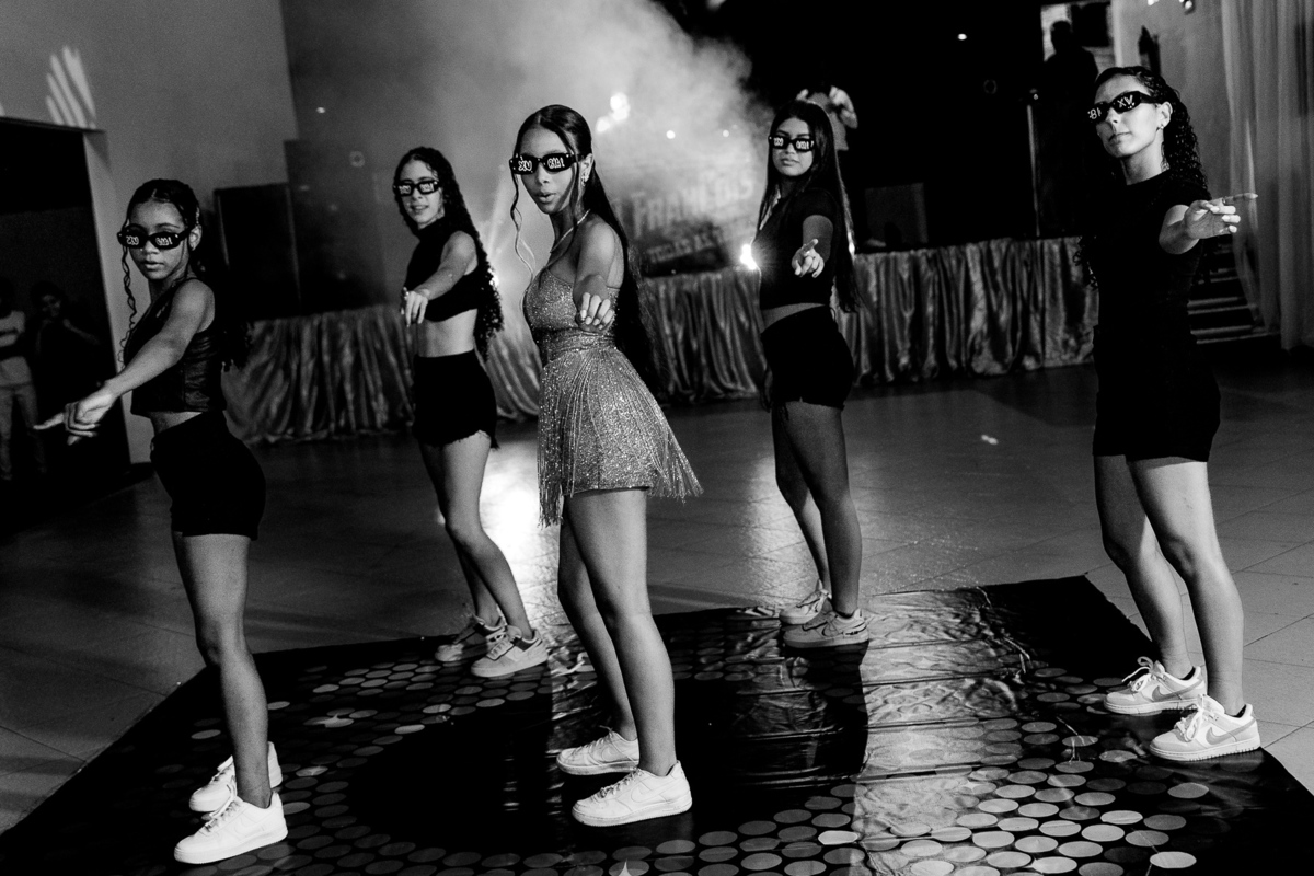 Festa de debutante da Ana Beatriz na cidade de Francisco Badaró, fotógrafo Leandro Sales, na Sede do Esplanada com Dj François.
Berilo
Chapada do Norte
Jenipapo de MInas
José Gonçalves de Minas
Araçuaí