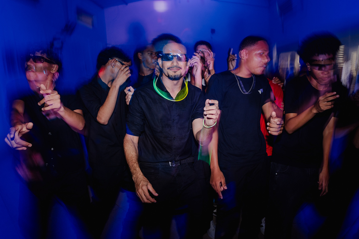Festa de debutante da Ana Beatriz na cidade de Francisco Badaró, fotógrafo Leandro Sales, na Sede do Esplanada com Dj François.
Berilo
Chapada do Norte
Jenipapo de MInas
José Gonçalves de Minas
Araçuaí