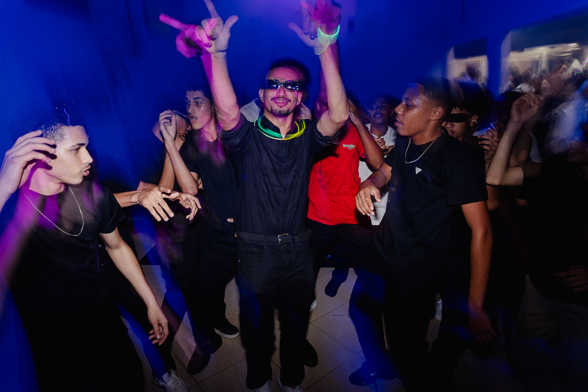 Festa de debutante da Ana Beatriz na cidade de Francisco Badaró, fotógrafo Leandro Sales, na Sede do Esplanada com Dj François.
Berilo
Chapada do Norte
Jenipapo de MInas
José Gonçalves de Minas
Araçuaí
