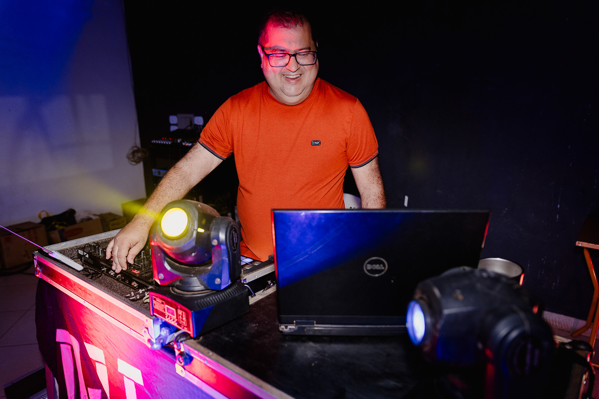 Festa de debutante da Ana Beatriz na cidade de Francisco Badaró, fotógrafo Leandro Sales, na Sede do Esplanada com Dj François.
Berilo
Chapada do Norte
Jenipapo de MInas
José Gonçalves de Minas
Araçuaí