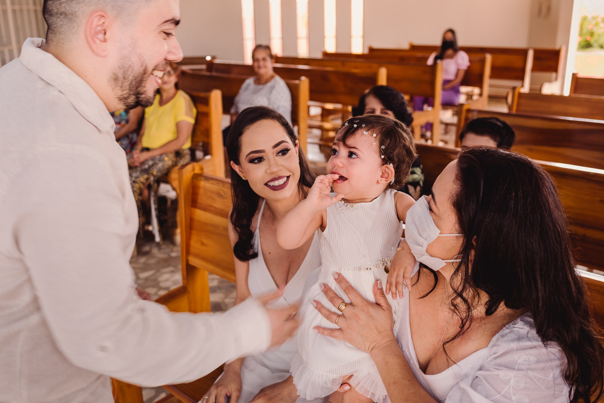 Batizado e Aniversário da Júlia realizado respectivamente na Igreja de Nossa Senhora de Fátima e Recanto Beira Rio em Berilo - MG 
Fotógrafo: Leandro Sales