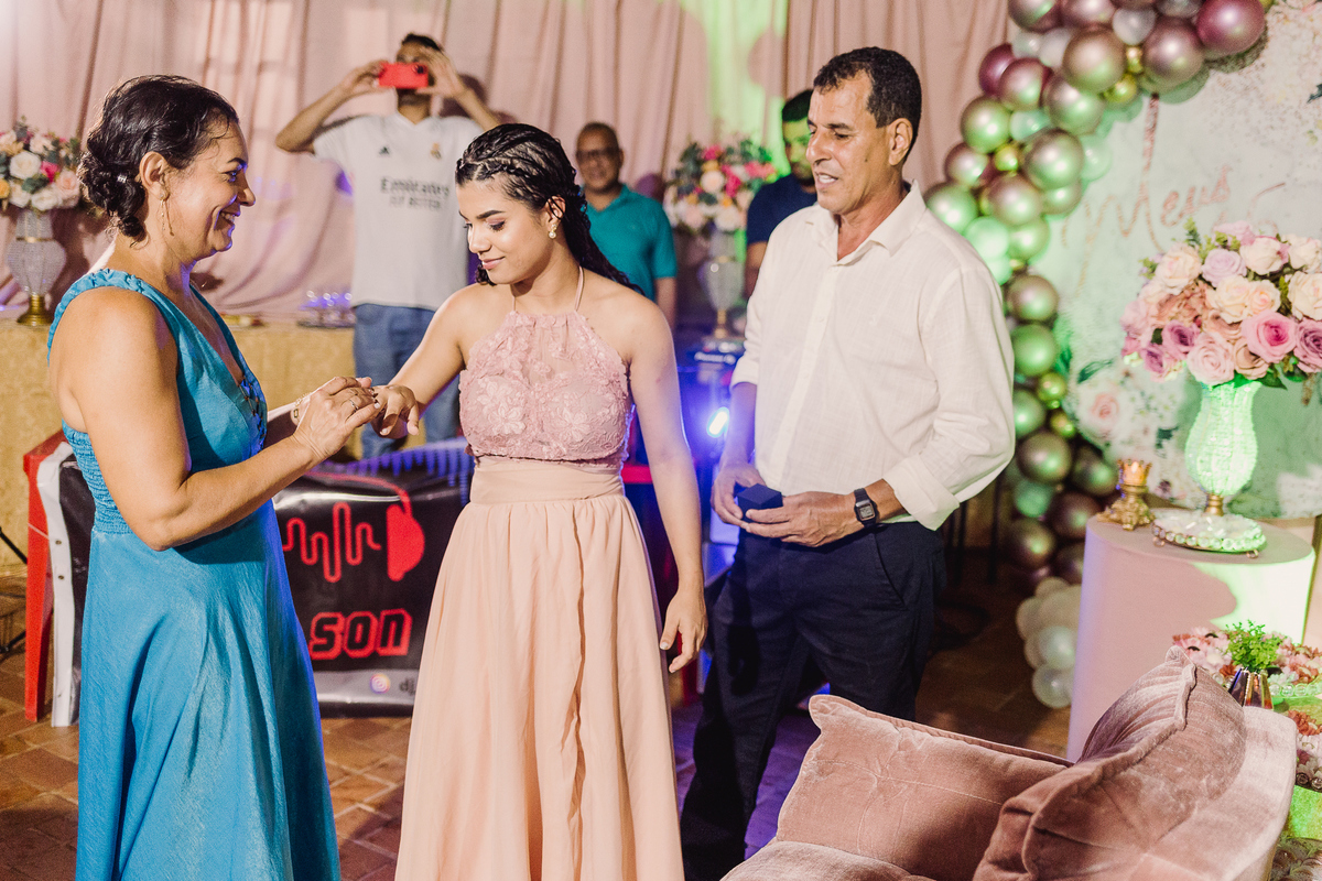 Festa de 15 anos realizada no Recanto Beira Rio em Berilo - MG
Fotografo Leandro Sales Fotografias
Vídeo - Foco Videomakker

Jenipapo de Minas, Francisco Badaró
José Gonsalves de Minas
Chapada do Norte