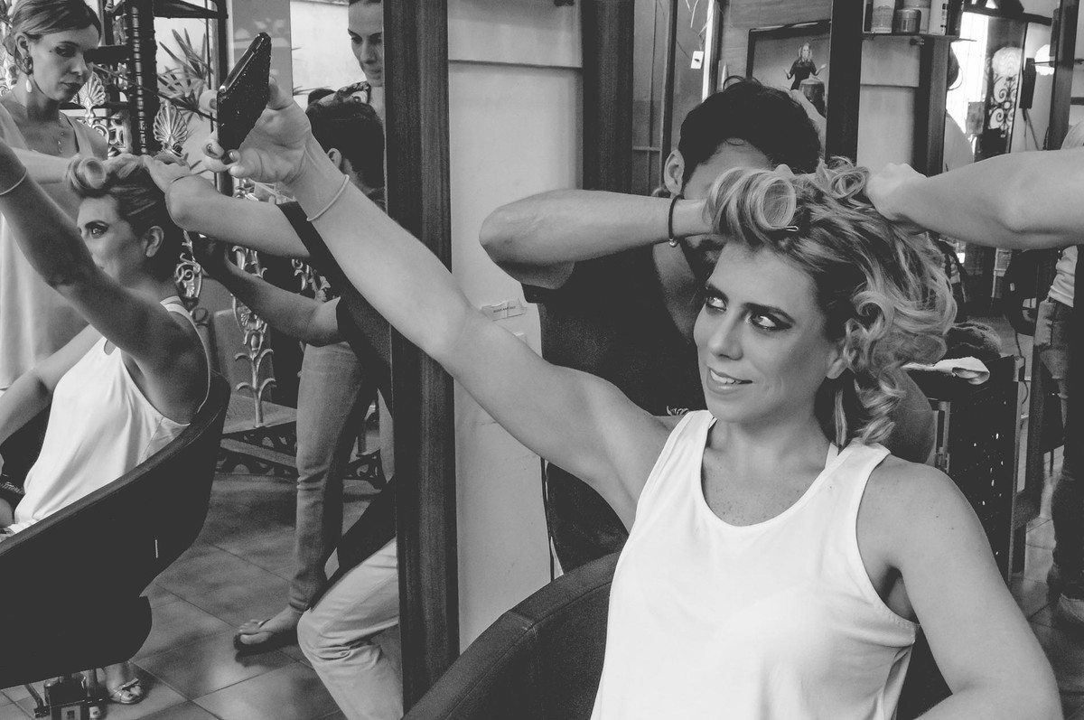 Making of da noiva  - noiva fazendo self - Itanhaém - Estudio A- Cia P&B Fotografia