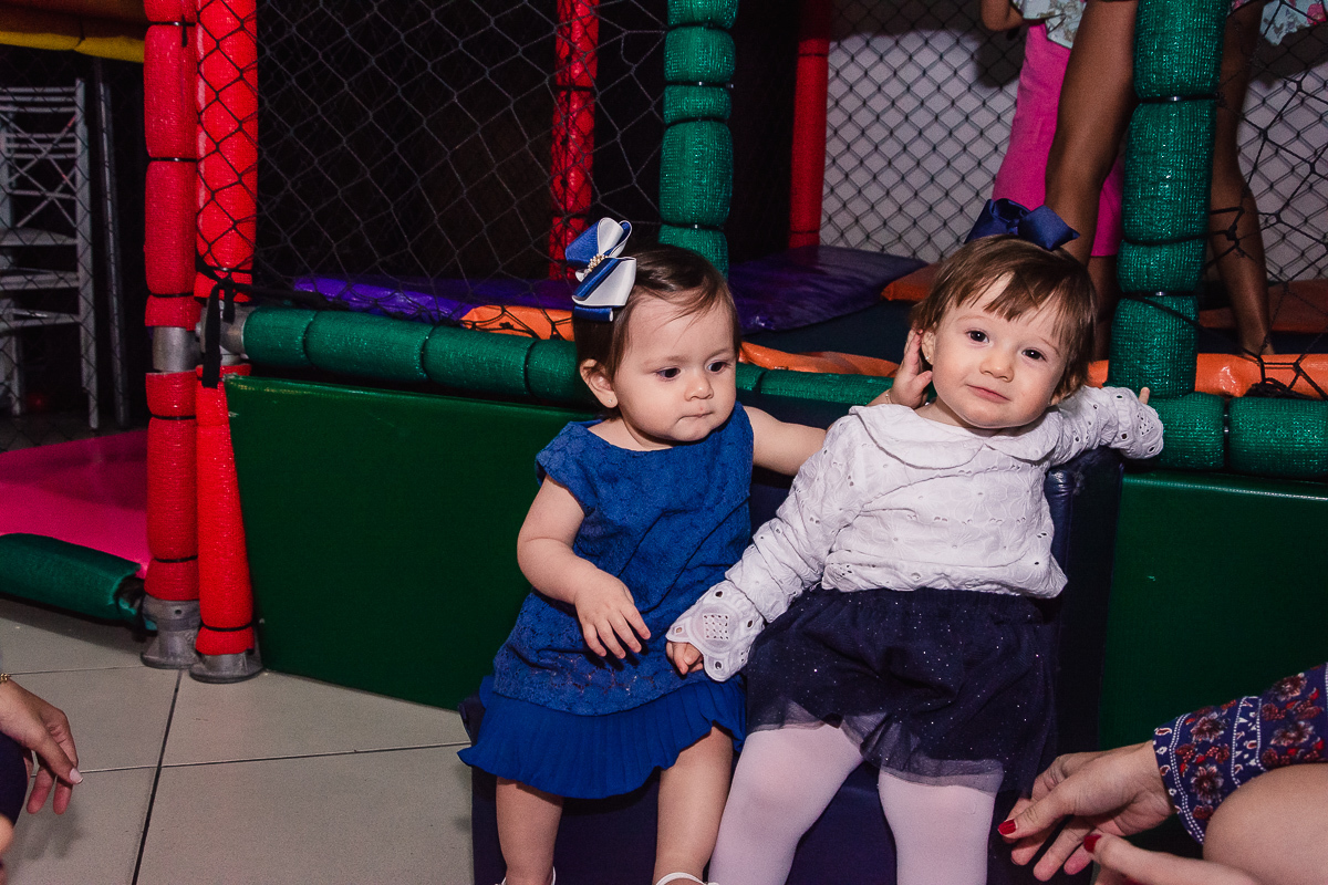 Eu e minha amiguinha bebê,mundo bita, no buffet Paraíso Kids II, na cidade de Praia Grande, estado de São Paulo 