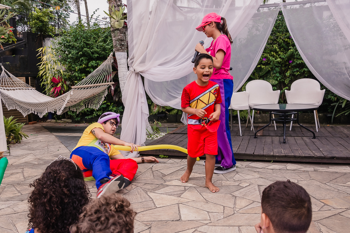 Apresentação de aniversário infantil no buffet Beleléu, na cidade de praia grande, no estado de são paulo