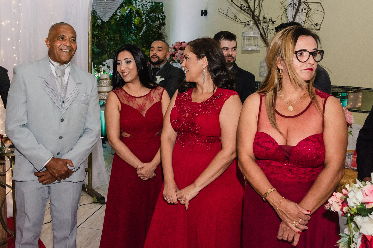 Noivo e madrinhas, Salão de festas Susi, na cidade de Praia Grande, no estado de São Paulo