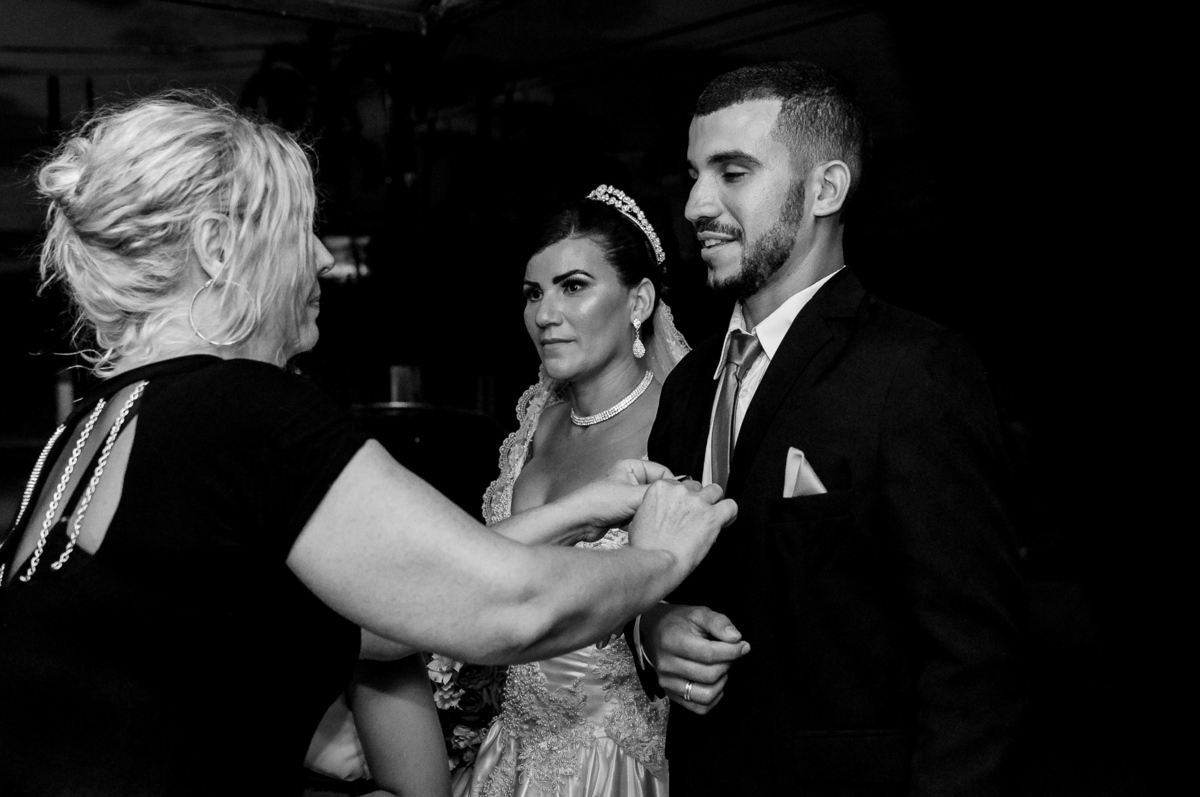 vestido de noiva durante o making of daMaking of noiva, na cidade de Praia Grande, no estado de São Paulo noiva, na cidade de Praia Grande, no estado de São Paulo