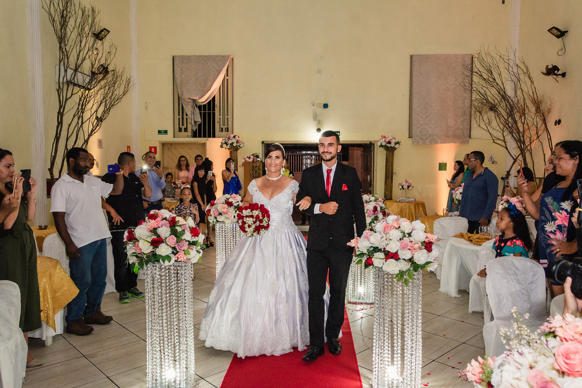 Entrada da noiva, Salão de festas Susi, na cidade de Praia Grande, no estado de São Paulo