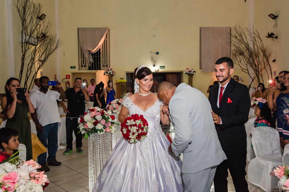 Beijando a noiva, Salão de festas Susi, na cidade de Praia Grande, no estado de São Paulo