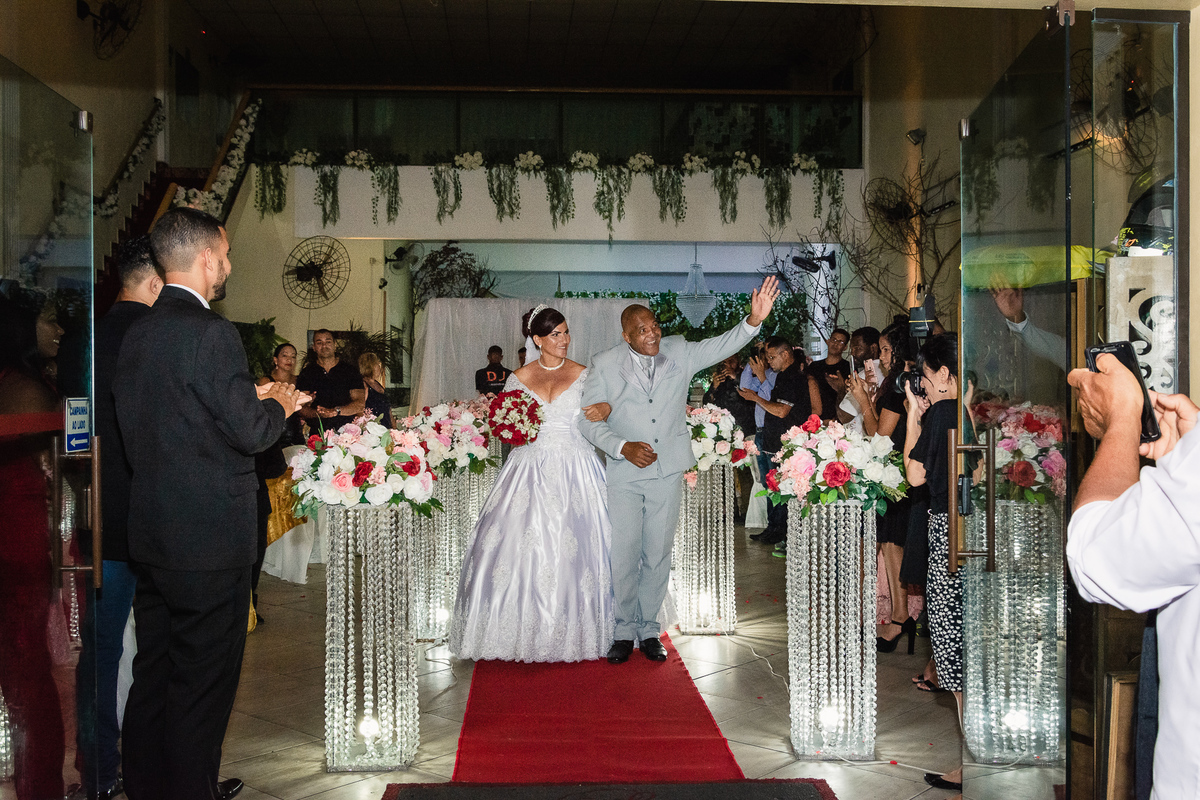 saída dos noivos, Salão de festas Susi, na cidade de Praia Grande, no estado de São Paulo