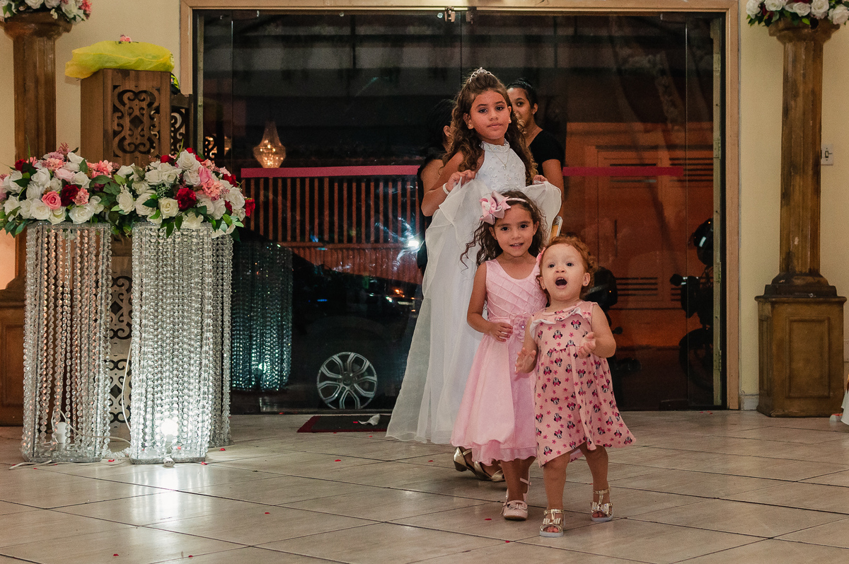 Dançando no salão de festas Susi, na cidade de Praia Grande, no estado de São Paulo