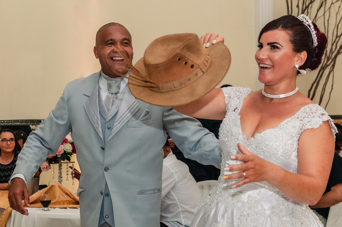 Noivos dançando, Salão de festas Susi, na cidade de Praia Grande, no estado de São Paulo