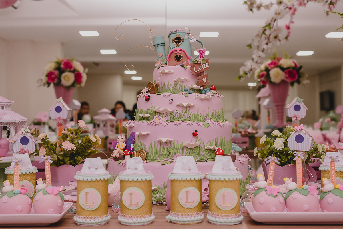 Decoração de fadas para chá de bebê, na cidade de Mongaguá, no estado de São Paulo