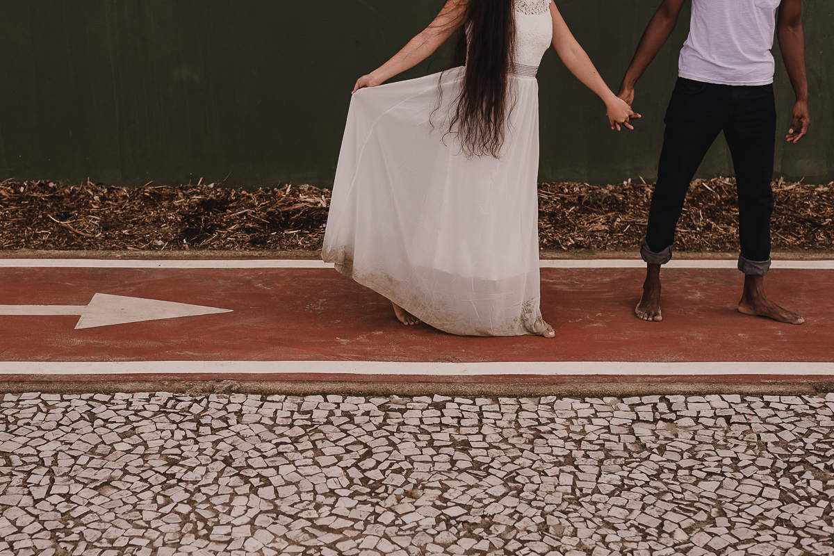 Fotos de casal na praia,  na cidade de Praia Grande, no estado de São Paulo