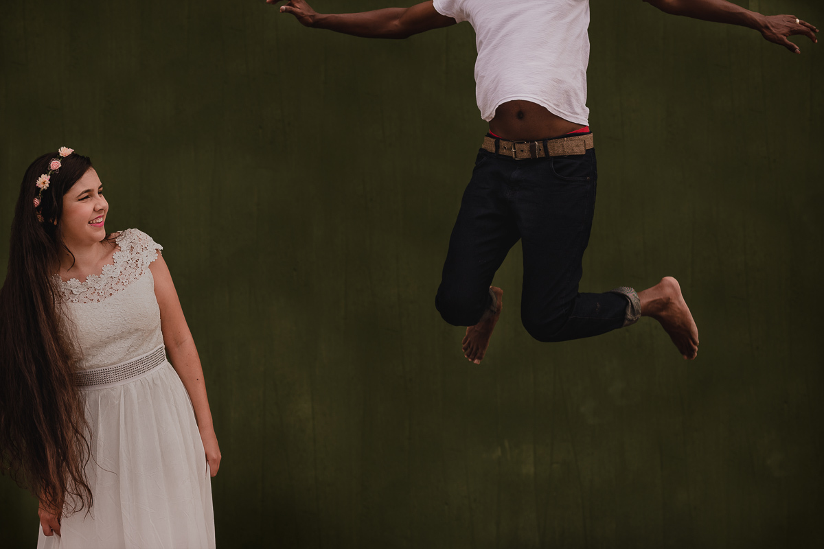 ensaio de casal na praia,  na cidade de Praia Grande, no estado de São Paulo