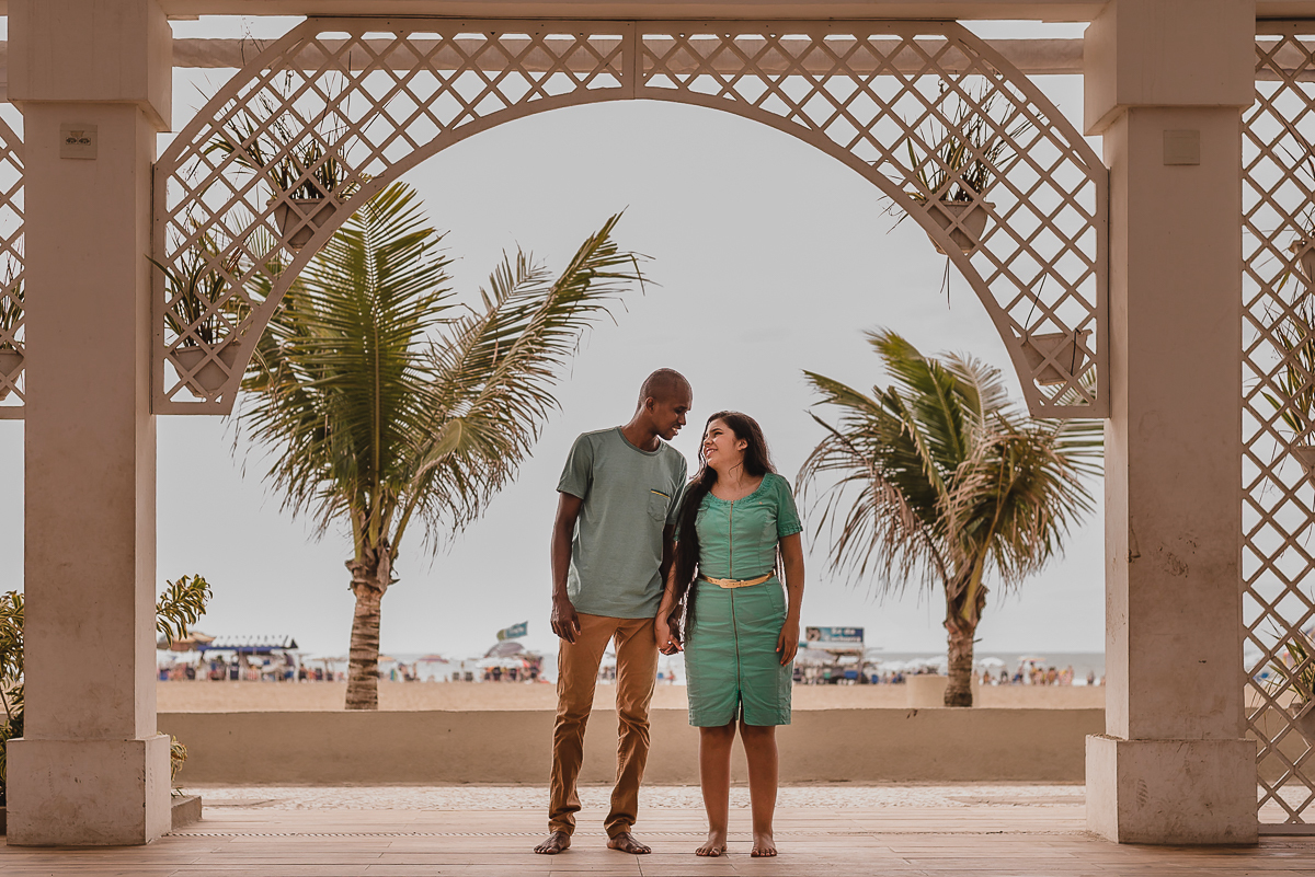 Ensaio de casal na orla de Praia Grande