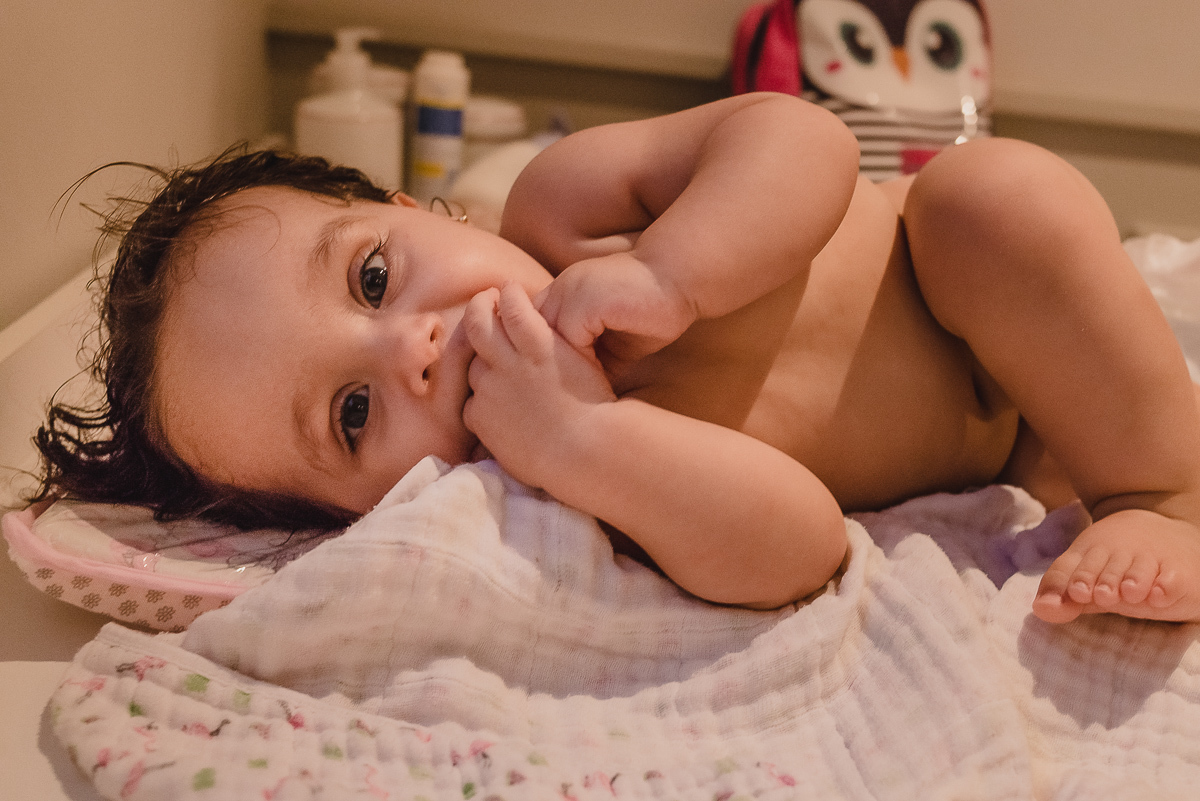 Após o banho no documental de família  na cidade de Praia Grande, no estado de São Paulo