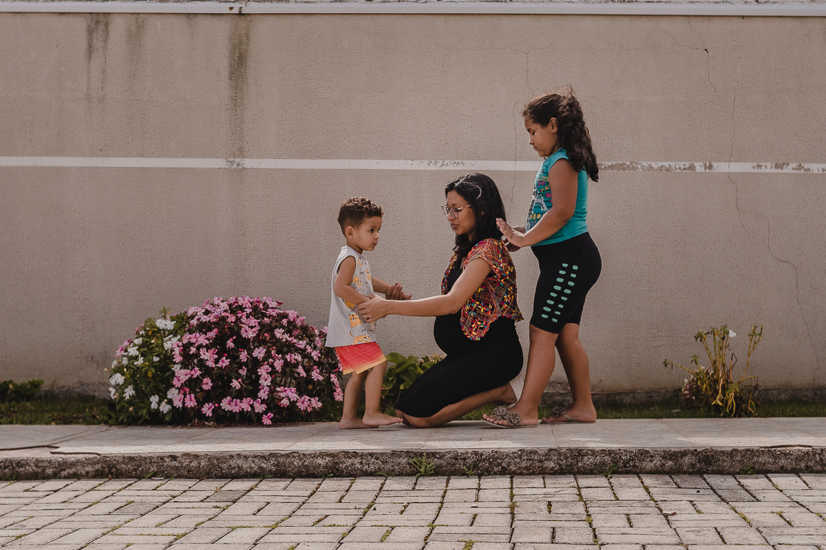 Ensaio gestante com os filhos na cidade São josé dos Pinhais no Paraná