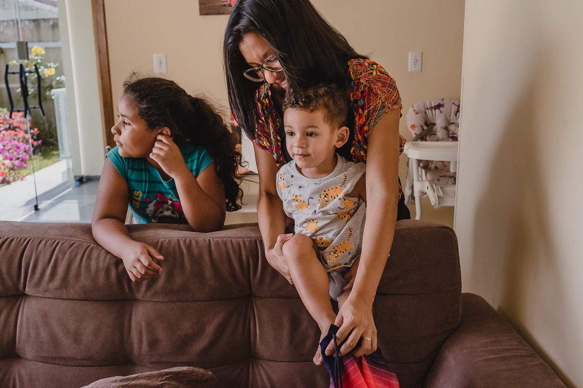 Gestante com seu filho no ensaio de família na cidade de São josé dos Pinhais no Paraná 
