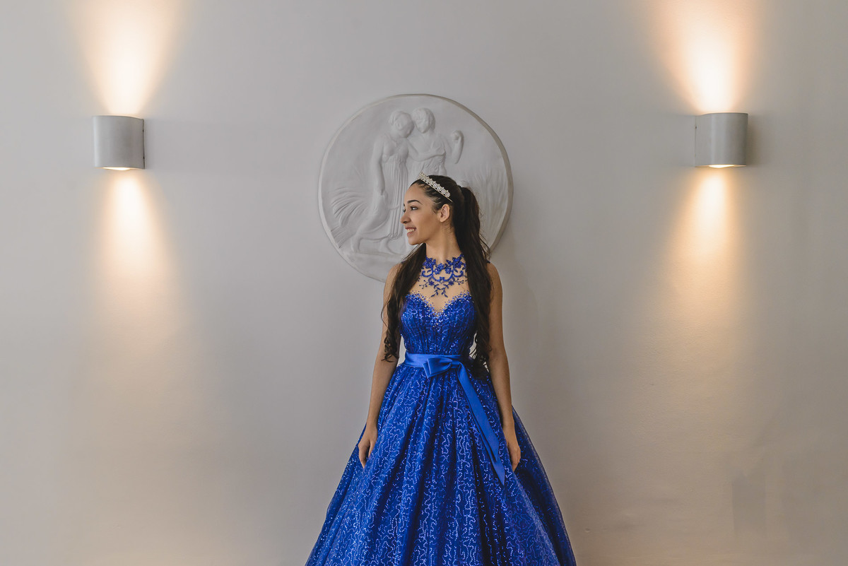 Foto da debutante/15 anos no Palácio das Artes - Praia Grande - SP - fotografia Cia P&B Produções 