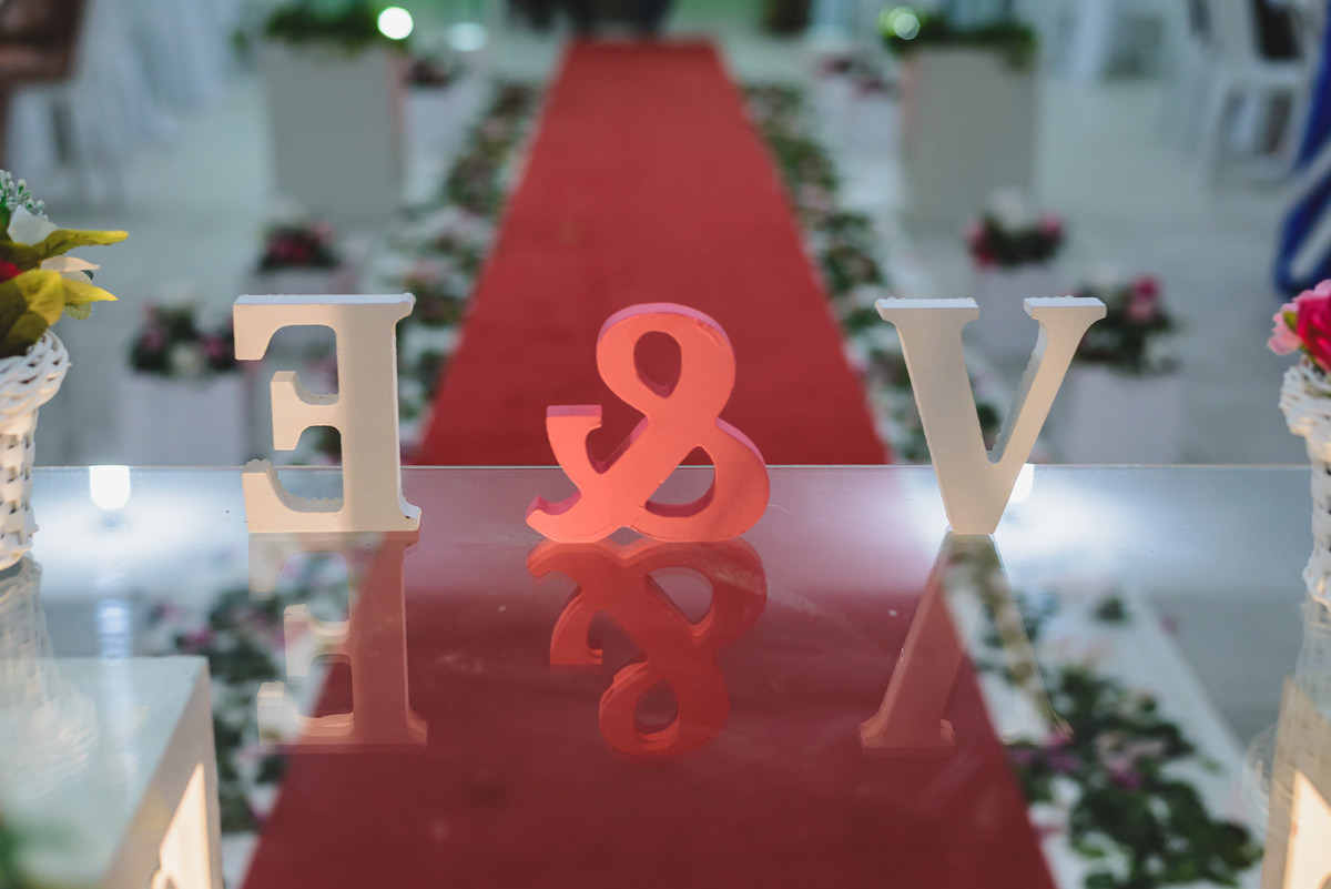 Foto da mesa de cerimônia no salão- Mongaguá - SP - fotografia Cia P&B Produções