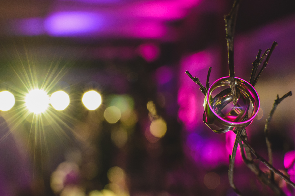 Foto das alianças na hora da festa- KF Eventos - Praia Grande - SP