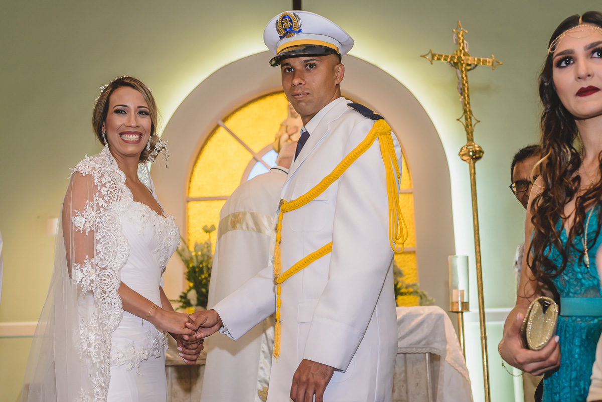 Foto da espera da daminha com as alianças - Praia Grande - SP-Capela Santa Matilde - Cia P&B Produções