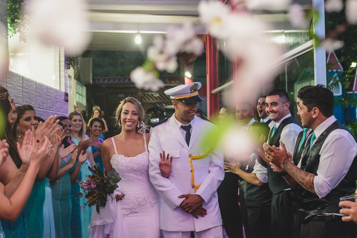 Foto da entrada do casal na festa - KF Eventos - Praia Grande - SP