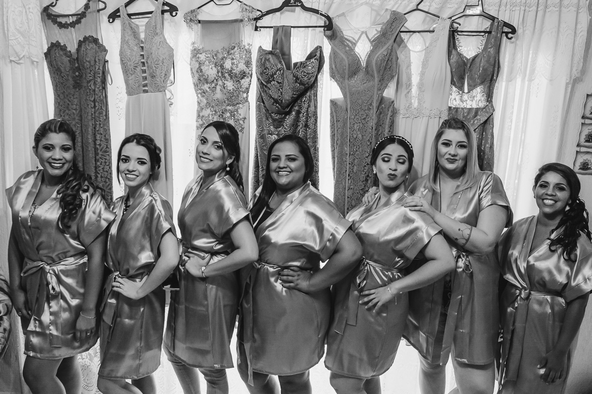 Foto das madrinhas e seus vestidos - Praia Grande -SP - Cia P&B Produções