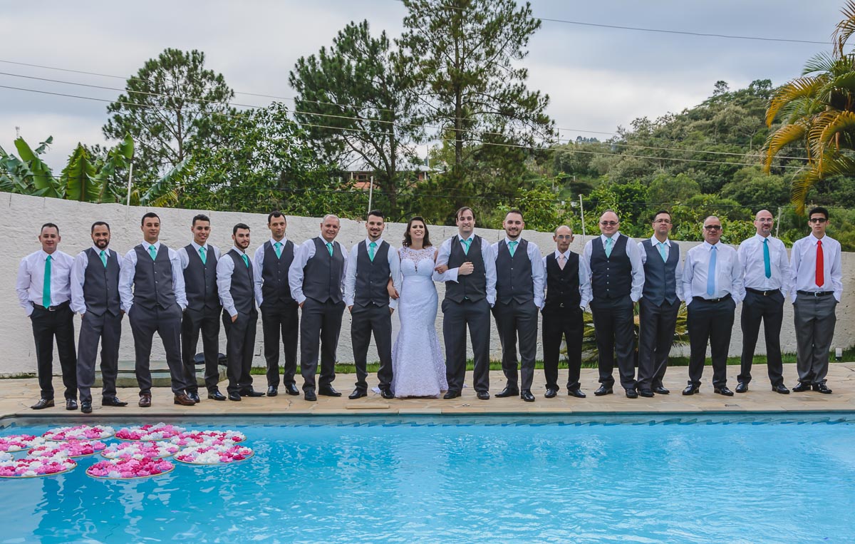 Noiva e os padrinhos - Itapevi - SP - fotografia Cia P&B Produções - Chácara Brilho da Lua