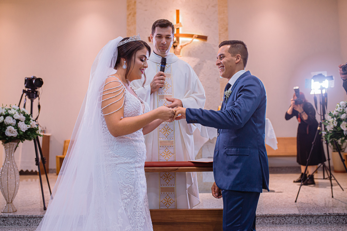 casamento chácara cobec pirapozinho fotos da noiva e fotografia do casamento cerimônia e festa com fotografo de pirapozinho
