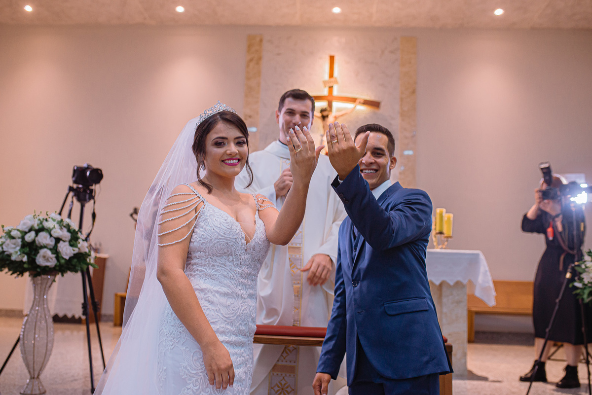 casamento chácara cobec pirapozinho fotos da noiva e fotografia do casamento cerimônia e festa com fotografo de pirapozinho