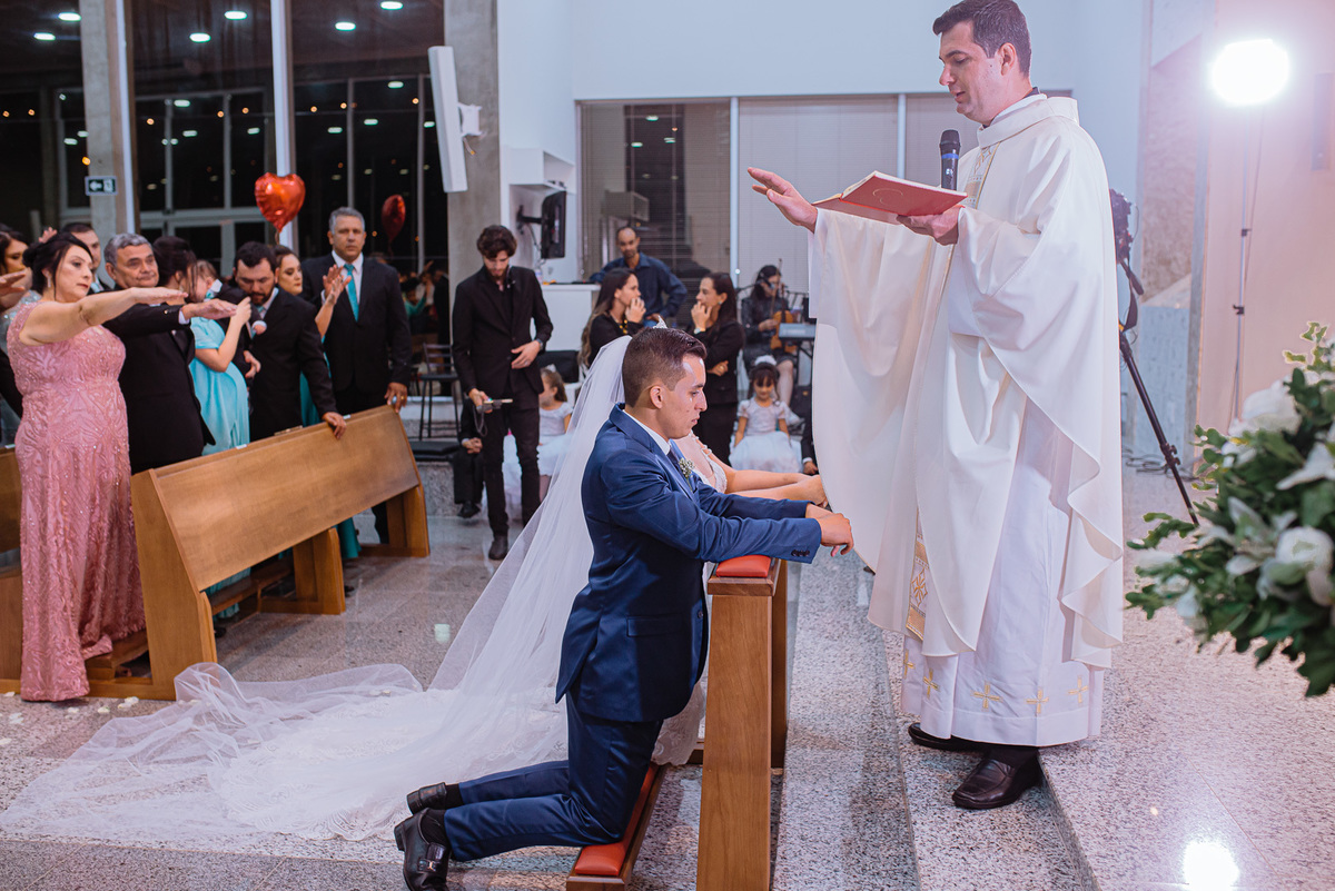 casamento chácara cobec pirapozinho fotos da noiva e fotografia do casamento cerimônia e festa com fotografo de pirapozinho