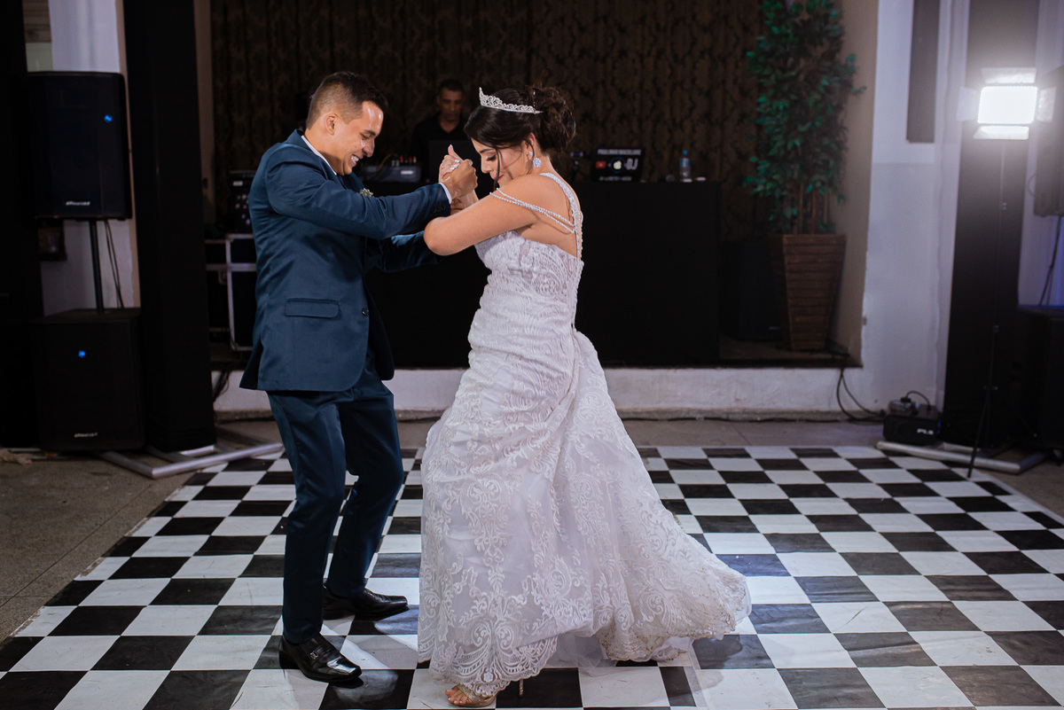 casamento chácara cobec pirapozinho fotos da noiva e fotografia do casamento cerimônia e festa com fotografo de pirapozinho