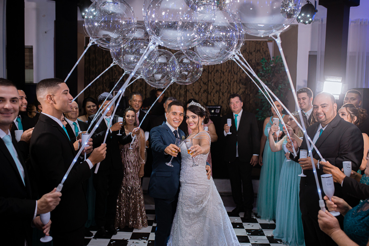 casamento chácara cobec pirapozinho fotos da noiva e fotografia do casamento cerimônia e festa com fotografo de pirapozinho